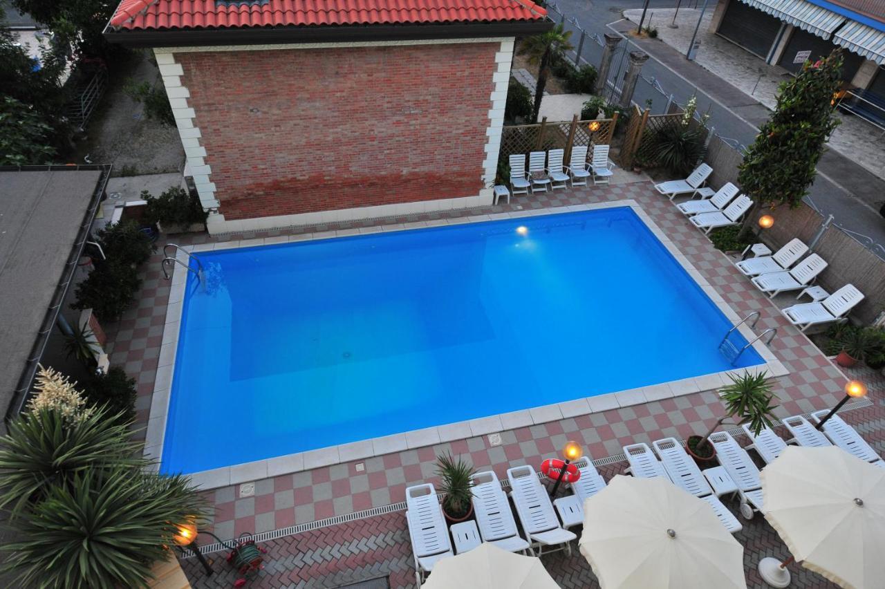 Hotel Franca Bellaria-Igea Marina Exteriér fotografie